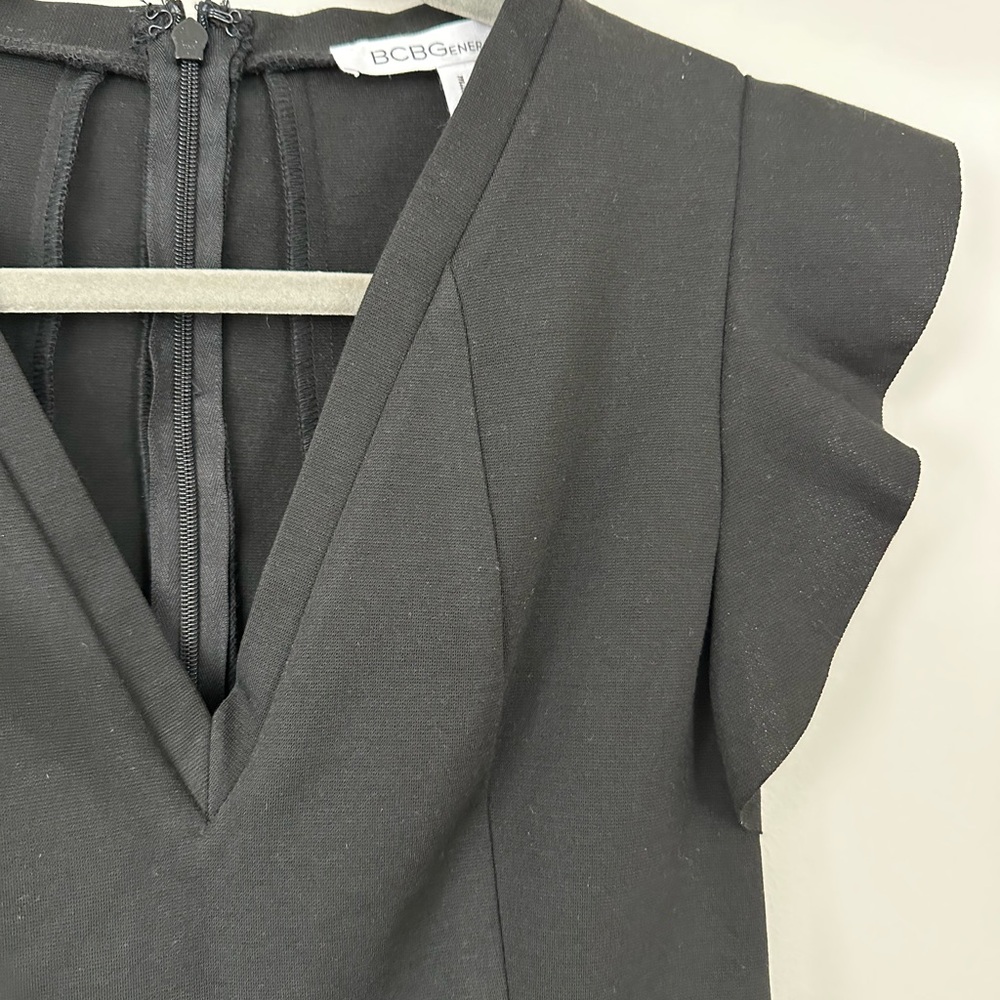 Bcbgeneration Size 2 Nwot Flutter Sleeve Black Dr… - image 3